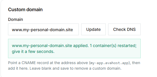 Confirmation AVA HOST que le domaine personnalisé a été appliqué et le conteneur d'application redémarré